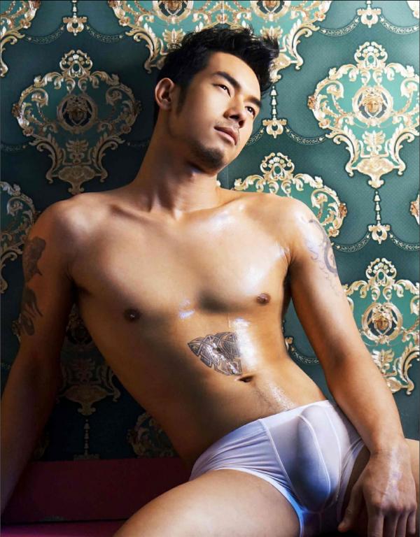 MAN-OMG-3---Guy-On-Hot-Street